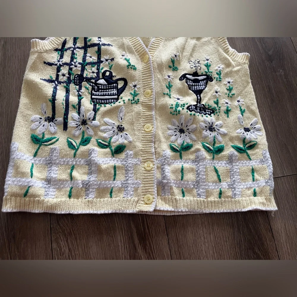 Vintage Embroidered V-Neck yellow Vest - Picture 2 of 5